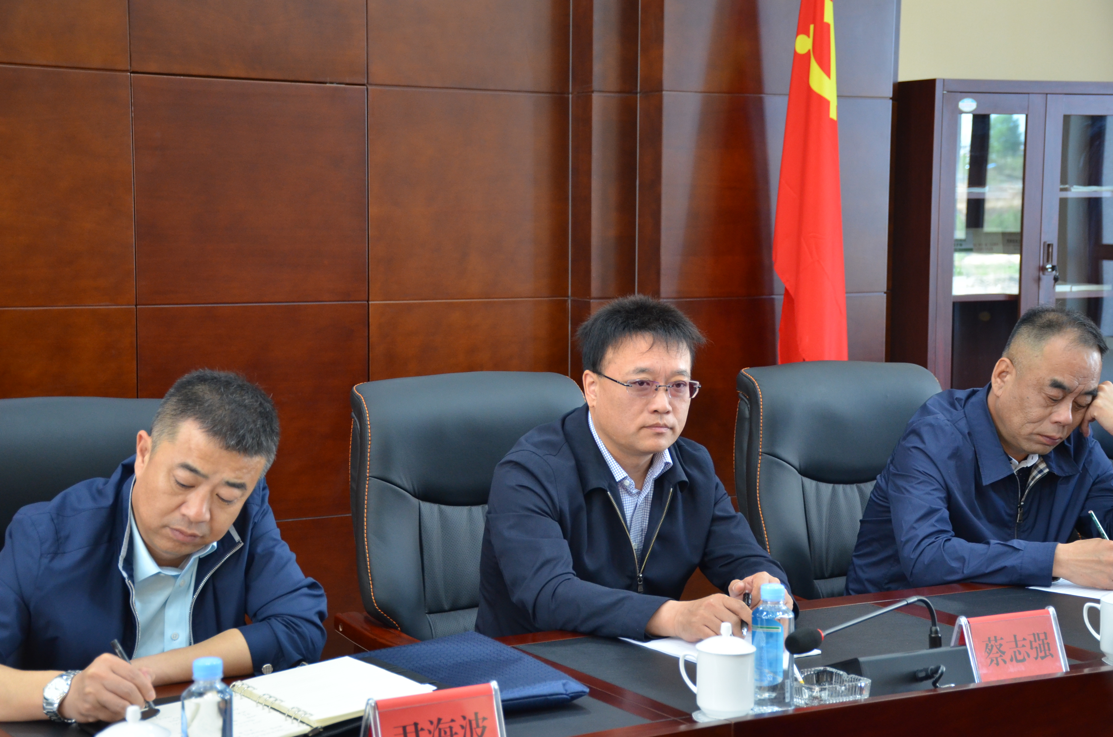 呼伦贝尔市纪委副书记蔡志强一行到城投集团对接工作